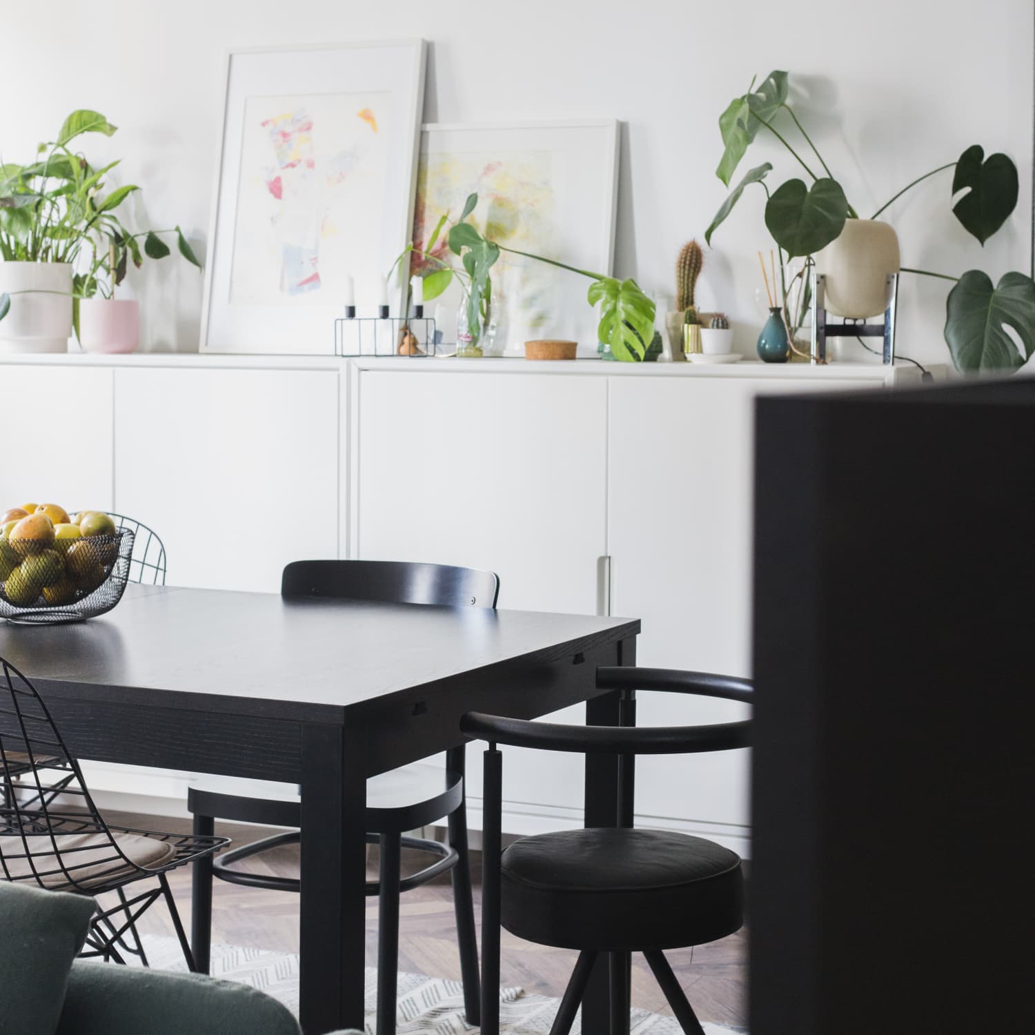 Aparicio dining deals set